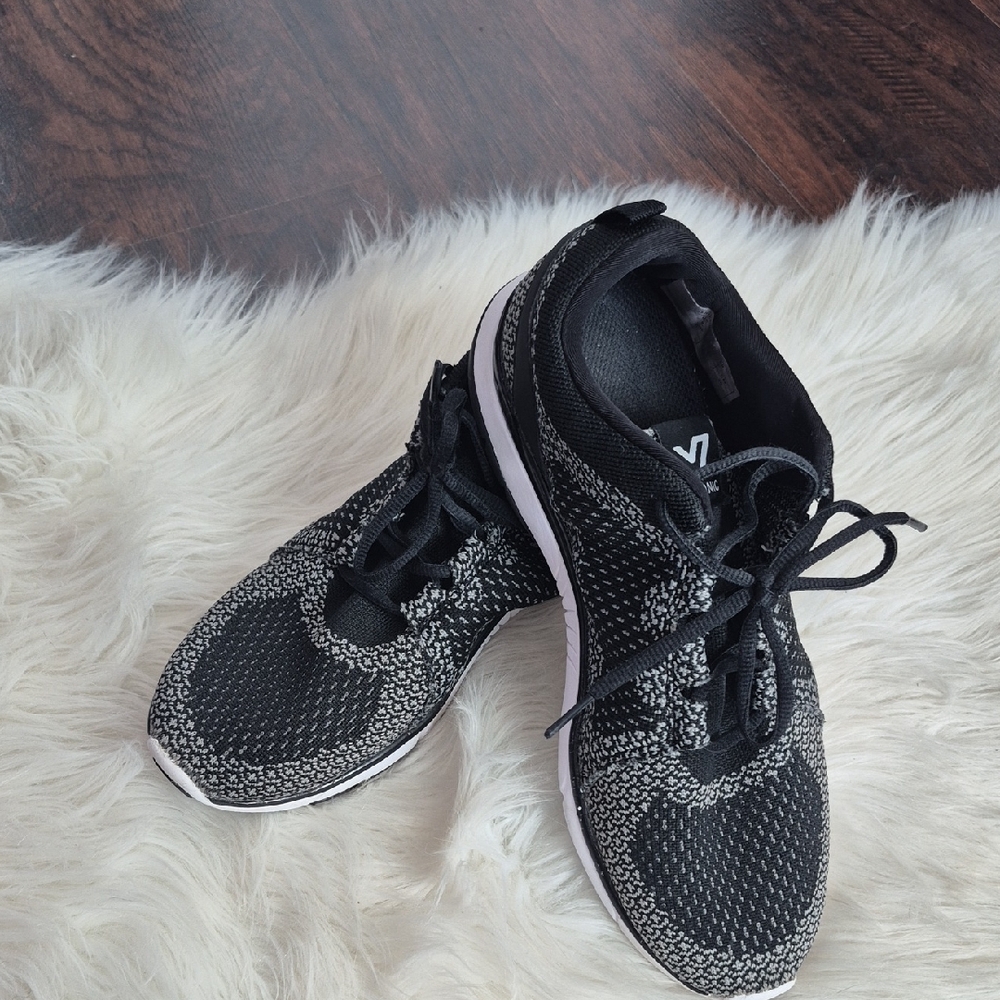 Vionic Black and White Women's Sneakers